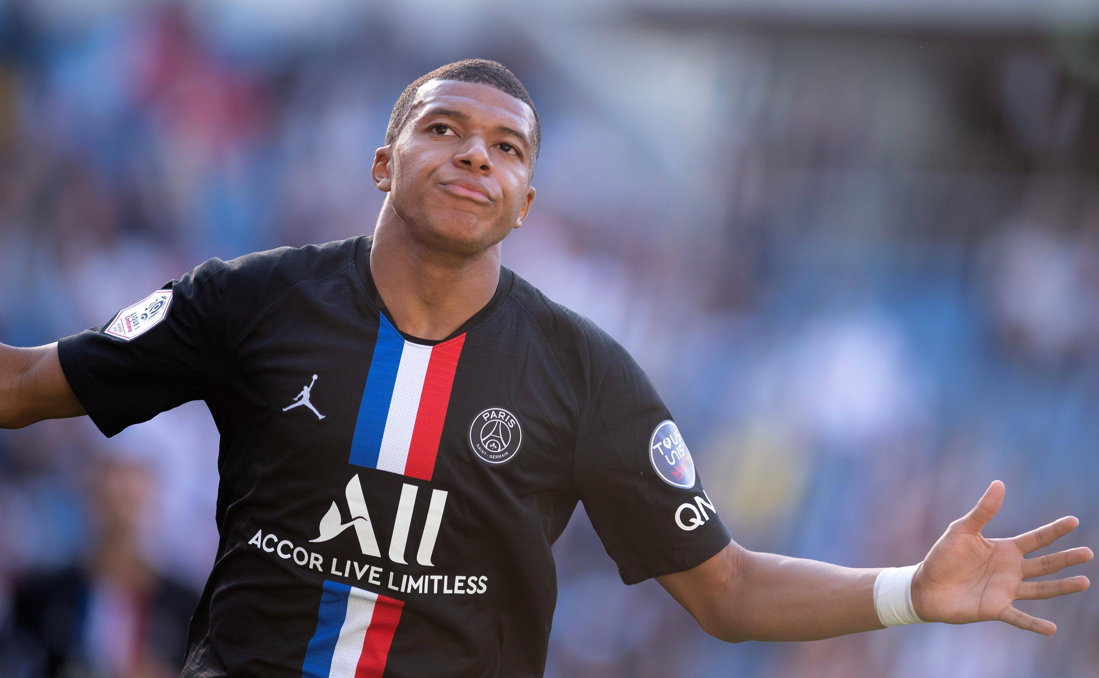 表现优异引爆全场！，姆巴佩意外战胜SKT热度持续攀升-AYX SPORTS