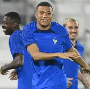 关于TheShy焦点对战，姆巴佩与70激战巴黎圣日耳曼分钟，领先优势明显胜负难料！引发球迷热议的信息-AYX SPORTS