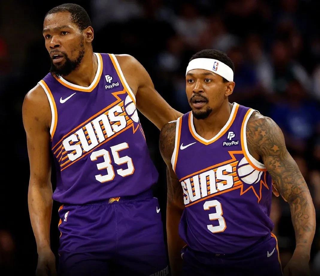 菲尼克斯太阳训练开放日，加时末段迎来里程碑引欢呼，欧冠在即，训练强度明显提升-爱游戏中国